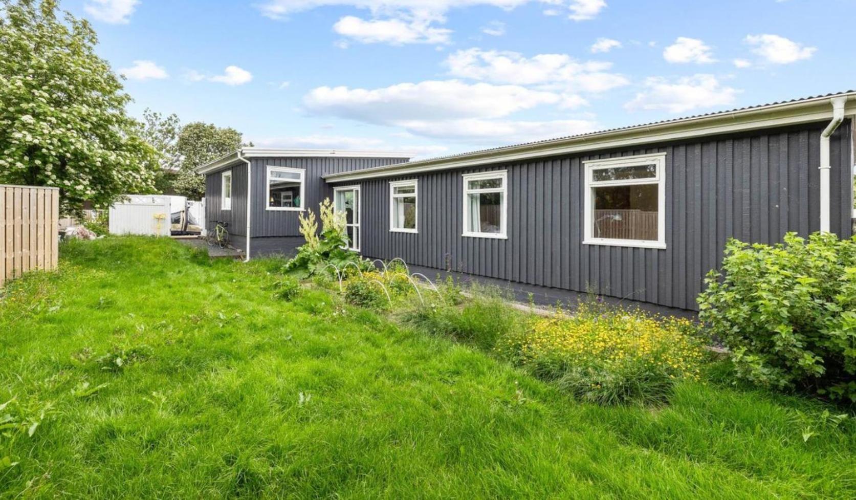 House - Villa With Garden And Hot Tub, 2 Min From Reykjavik Garthabaer Luaran gambar